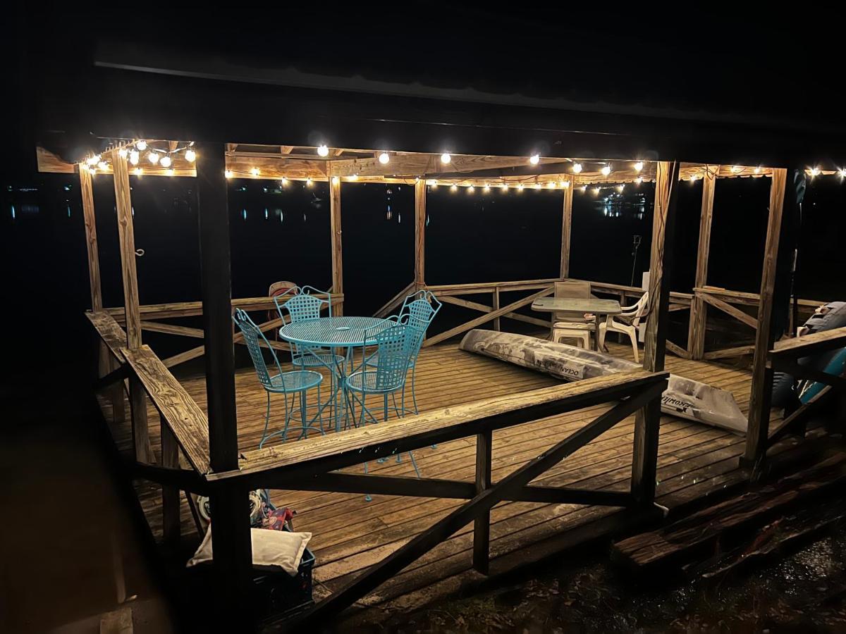 The Fifth Promise - A Cozy Lakehouse Retreat 치프레이 외부 사진